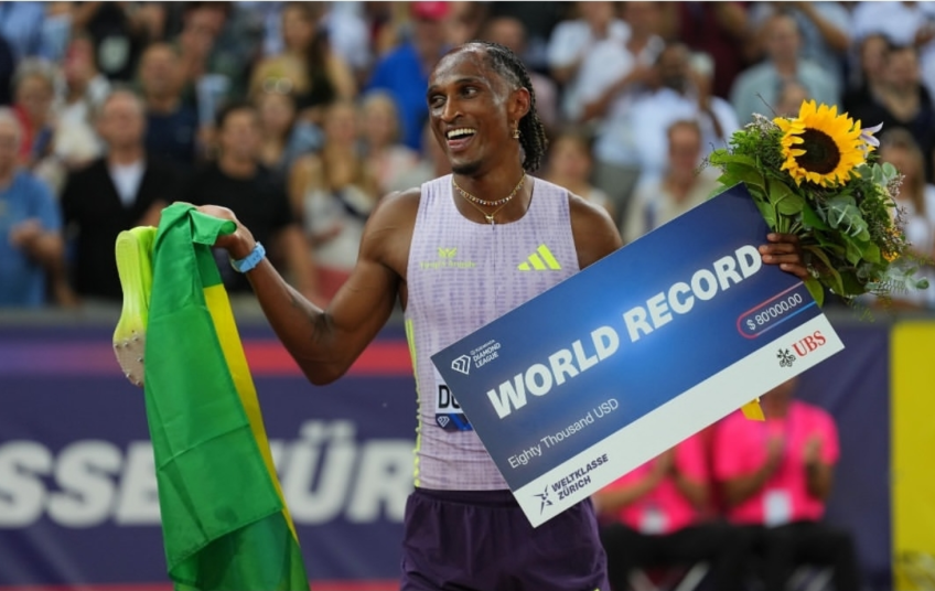 Brasileiro Alison dos Santos quebra recorde mundial e faz história